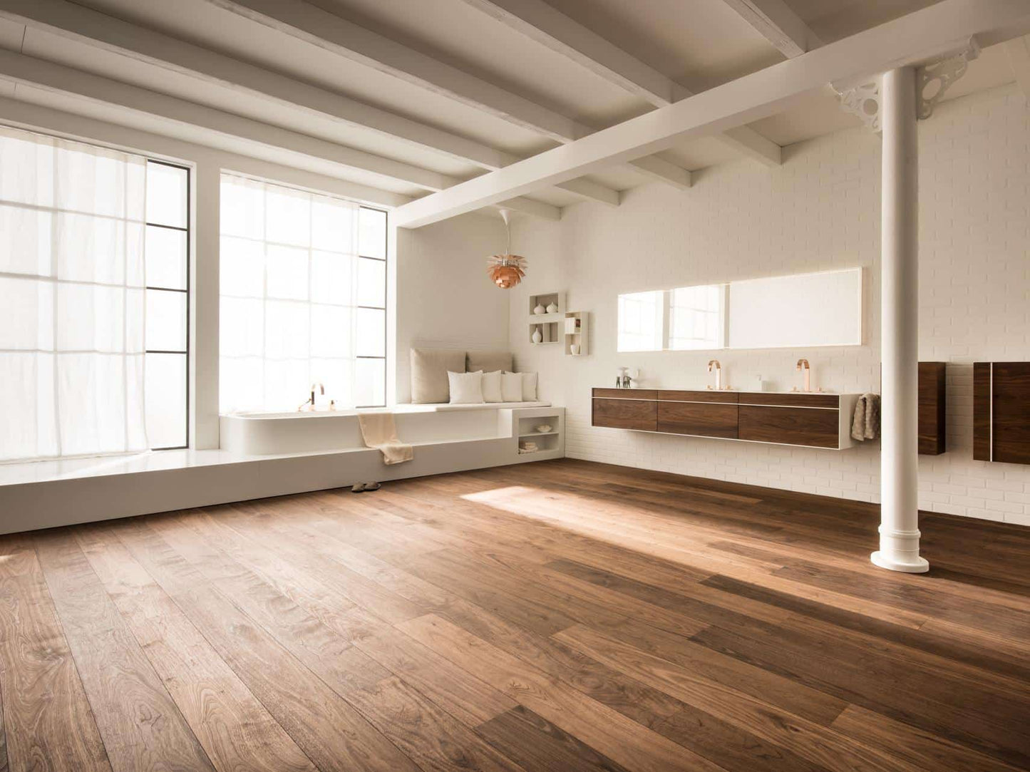 Bauwerk Villapark, Landhausdiele, Nussbaum amerikanisch 35, tief gebürstet, naturgeölt